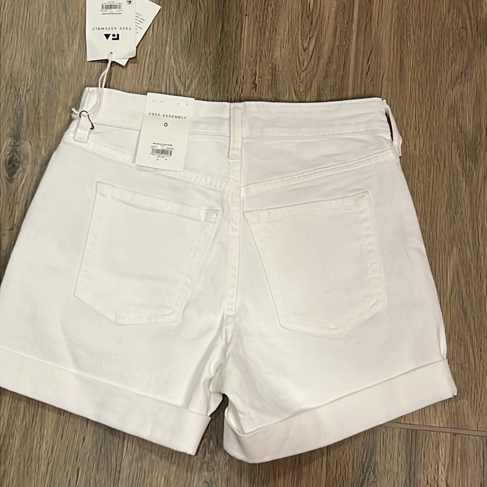 Free Assembly Jean Shorts Bone White Rolled Up Cuff Vintage Look 80’s Fall - Picture 10 of 12